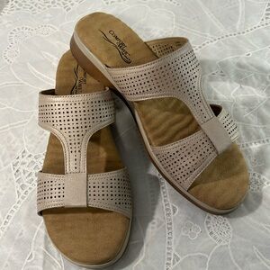 NIB Comfort Wave sandals 8.5ww